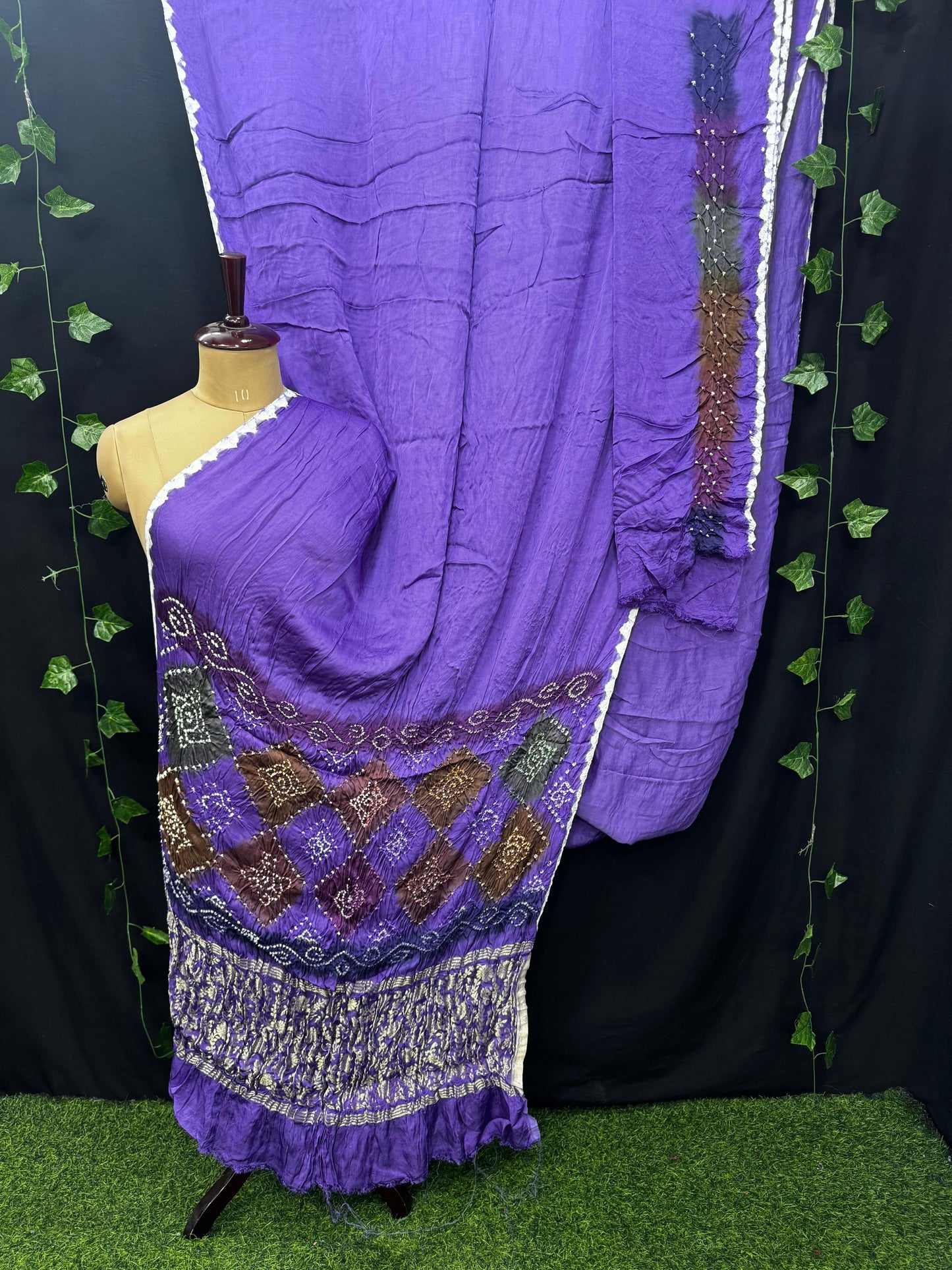 BANDHEJ SAREES